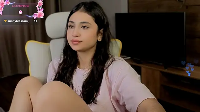 honeylanaa online show from June 28, 4:29 am