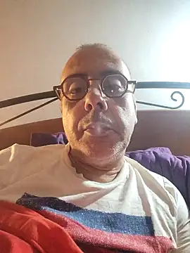 Snapshot of pmbda chatting on May 17, 9:11 pm pmbda online show from May 17, 9:11 pm