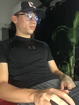 Snapshot of Salvatore_angelo chatting on May 27, 3:03 am Salvatore angelo online show from May 27, 3:03 am