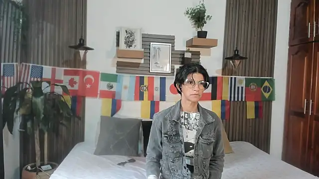 Snapshot of Evaa_campbell chatting on June 13, 12:47 pm Evaa campbell online show from June 13, 12:47 pm