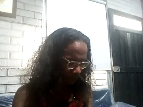 Snapshot of LatinFFanatic chatting on May 22, 8:47 pm LatinFFanatic online show from May 22, 8:47 pm