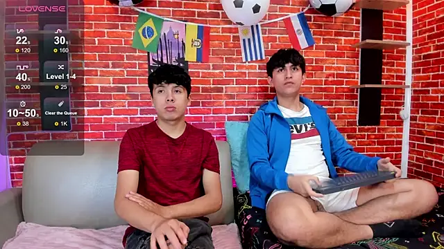 Hoot boyss  online show from June 26, 8:02 pm