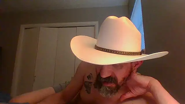 Snapshot of old_Domino chatting on June 8, 12:27 pm old Domino online show from June 8, 12:27 pm