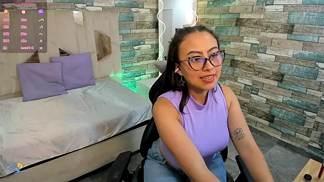 Amhira Tay online show from June 16, 8:55 pm