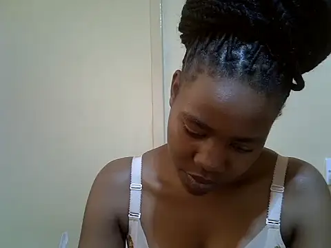 Snapshot of cocoa_muse chatting on July 20, 11:45 am cocoa muse online show from July 20, 11:45 am