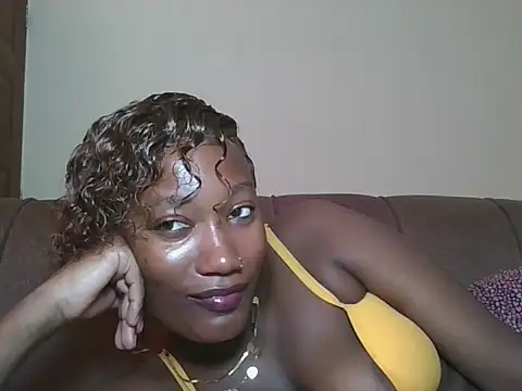 misspretty001 online show from June 20, 1:36 pm