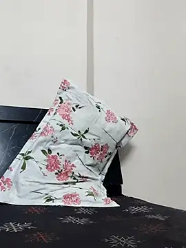 Hot Rozy online show from May 28, 4:04 pm