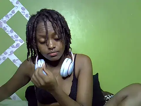 Snapshot of Slim_shedy1 chatting on June 11, 5:33 pm Slim shedy1 online show from June 11, 5:33 pm