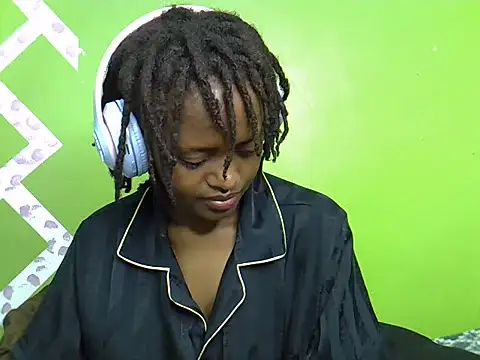 Snapshot of Slim_shedy1 chatting on June 24, 12:15 pm Slim shedy1 online show from June 24, 12:15 pm