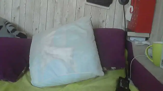 Bella--White online show from June 8, 5:30 am
