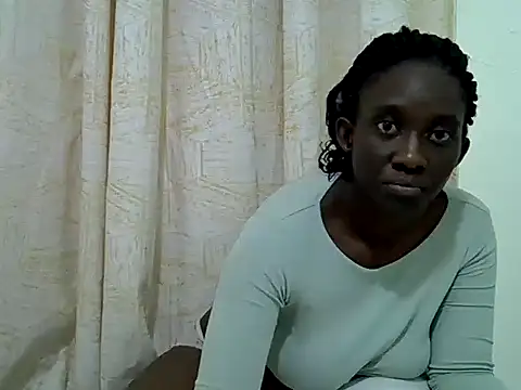 Snapshot of ebony_dessy chatting on May 18, 7:31 pm ebony dessy online show from May 18, 7:31 pm