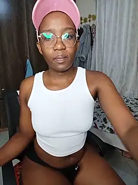 Snapshot of Miss-Temptasion chatting on June 10, 2:45 am Miss-Temptasion online show from June 10, 2:45 am