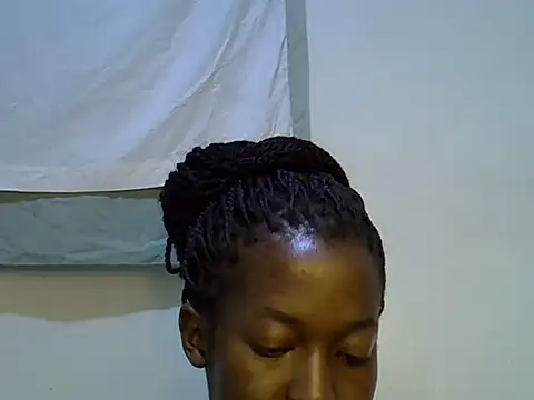 Snapshot of honeny_dropp chatting on June 4, 8:04 pm honeny dropp online show from June 4, 8:04 pm