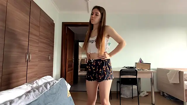 LaurindaStalford online show from June 26, 2:32 pm