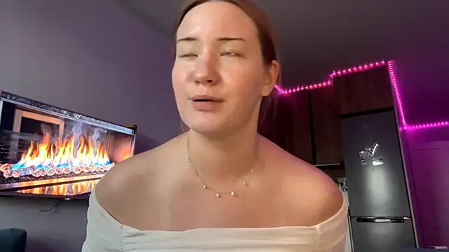 Snapshot of Lisi_Kiss_ chatting on June 4, 6:14 pm Lisi Kiss online show from June 4, 6:14 pm
