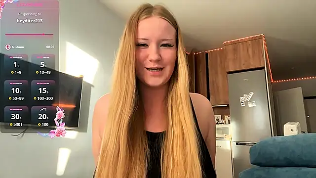 Snapshot of Lisi_Kiss_ chatting on June 14, 5:37 pm Lisi Kiss online show from June 14, 5:37 pm