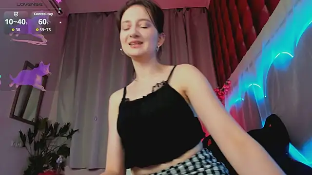 SummerLilaa online show from June 8, 1:33 pm