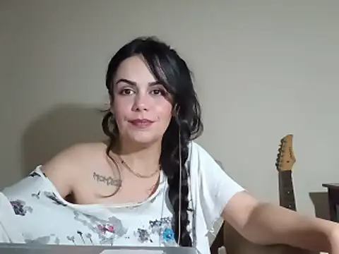 Snapshot of Aura_Catherine chatting on June 14, 7:43 am Aura Catherine online show from June 14, 7:43 am