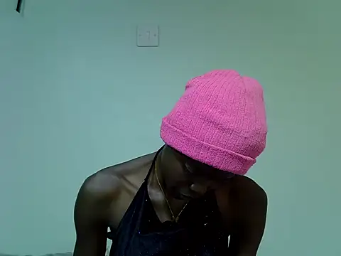 Pretty min online show from June 21, 8:06 am