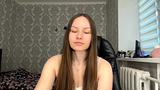 ShaylaChong online show from June 21, 4:04 am