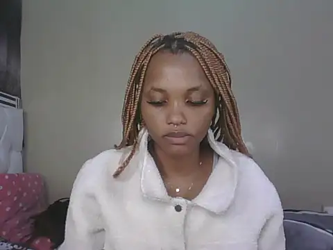 PrettyT5 online show from June 16, 11:02 am