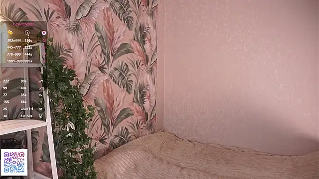 EstrellaDurst online show from June 21, 5:04 pm