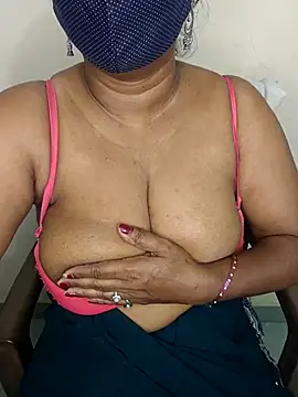 Snapshot of MISS-LOVEV chatting on July 12, 1:29 am MISS-LOVEV online show from July 12, 1:29 am