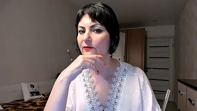 Snapshot of Helen_Beller chatting on May 20, 6:14 pm Helen Beller online show from May 20, 6:14 pm