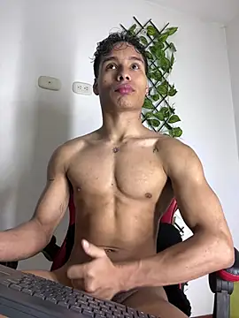 NelModel1 online show from June 3, 11:02 am