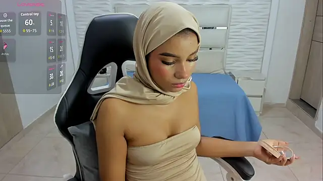 Layla irfan online show from July 3, 7:20 pm