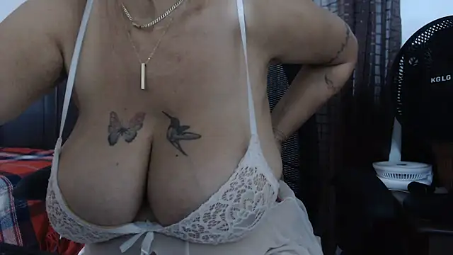 Snapshot of jenny_milf69 chatting on July 5, 1:40 pm jenny milf69 online show from July 5, 1:40 pm