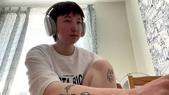 Kate Gelik online show from May 19, 9:26 am