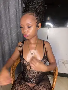 sexyie caramel online show from June 27, 7:30 pm