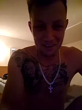 Snapshot of swissguy007 chatting on May 24, 9:42 pm swissguy007 online show from May 24, 9:42 pm