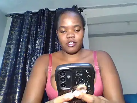 Snapshot of summerdivah chatting on June 21, 1:24 pm summerdivah online show from June 21, 1:24 pm