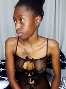 Snapshot of MyrahEbony chatting on June 28, 8:37 pm MyrahEbony online show from June 28, 8:37 pm
