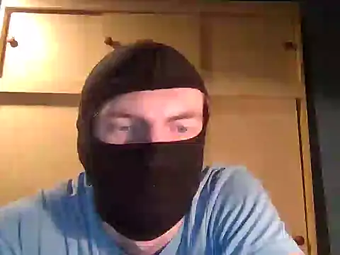 Snapshot of beuker22 chatting on July 8, 4:44 pm beuker22 online show from July 8, 4:44 pm