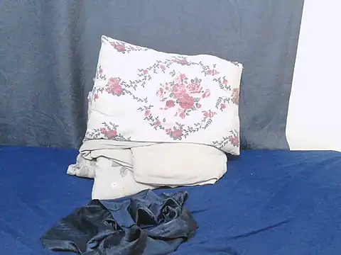 Cute lyn online show from July 2, 3:23 am