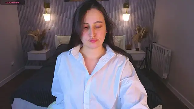 Elizabet Colllins online show from July 6, 9:06 am