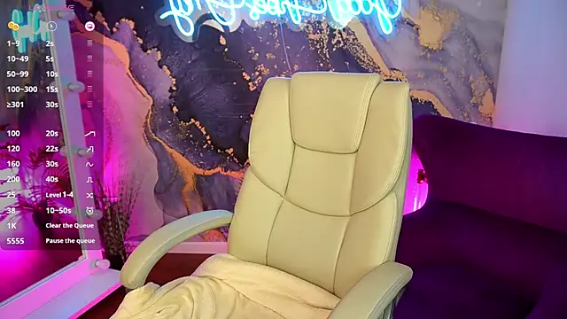 EviiLune online show from June 24, 6:56 am