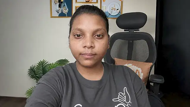 jiyahot62 online show from May 18, 5:52 pm