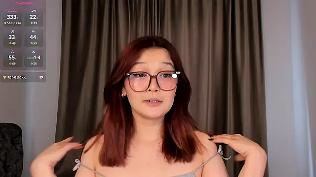Snapshot of laylasweet_ chatting on June 7, 11:25 am laylasweet online show from June 7, 11:25 am