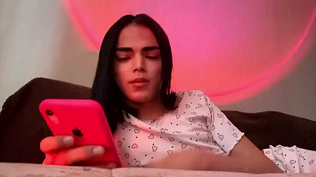 Snapshot of MarlyJess chatting on May 28, 12:24 pm MarlyJess online show from May 28, 12:24 pm