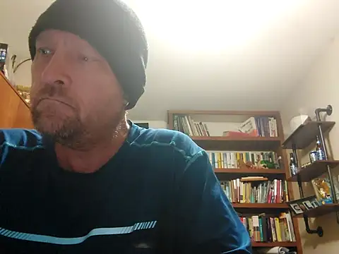 Snapshot of icebergXpress chatting on June 8, 4:46 am icebergXpress online show from June 8, 4:46 am