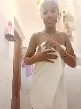 Snapshot of Slim_SummitKE chatting on May 21, 11:06 am Slim SummitKE online show from May 21, 11:06 am