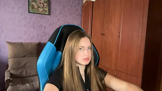 Snapshot of SilkSinner_ chatting on June 29, 11:10 am SilkSinner online show from June 29, 11:10 am