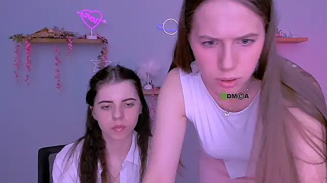 lyra desire online show from May 22, 10:10 am