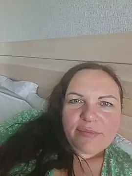 Snapshot of Meri_a chatting on June 29, 2:06 pm Meri a online show from June 29, 2:06 pm