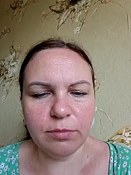 Snapshot of Meri_a chatting on July 3, 6:42 am Meri a online show from July 3, 6:42 am