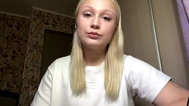 Snapshot of ItsMeliss chatting on May 21, 2:02 pm ItsMeliss online show from May 21, 2:02 pm